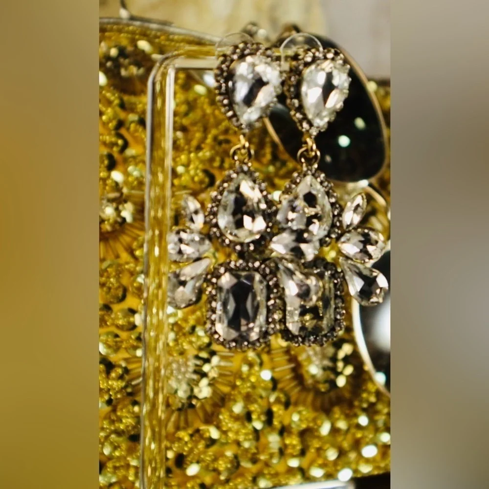 “Host Pick” Zara Gold Tone Rhinestone Drop Earrings NWT